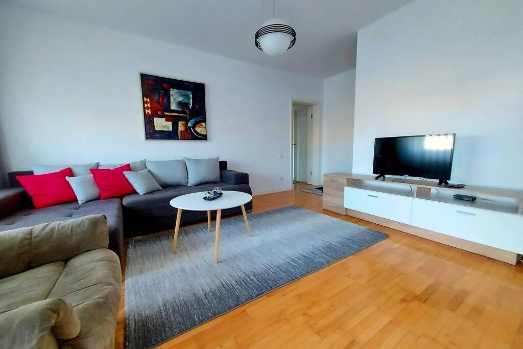 Apartment 13C Prishtinë Ngoại thất bức ảnh